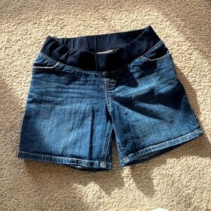 Maternity jeans shorts